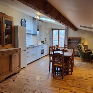 https://gite-le-grenier-des-maraichers.hotels-rhonealpes.com